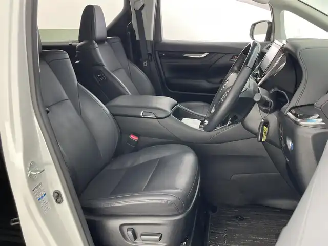 トヨタ ヴェルファイア ハイブリット ZR Gエディション 愛知県 2019(平31)年 6.2万km ホワイトパールクリスタルシャイン 純９型ナビ　フルセグＴＶ　全方位カメラ　ＪＢＬサウンド　デジタルインナーミラー　純１２型後席モニター　パワーバックドア　両側電動スライドドア　温・冷シート　黒革　３眼ＬＥＤオートライト　ＢＳＭ　禁煙車/ETC２．０　ドラレコ　1・2列目シートヒーター　オートハイビーム　追従クルコン　衝突軽減　メモリ付きパワーシート　オットマン　Bluetooth　HDMI端子　後席エアコン