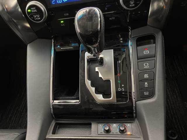 トヨタ ヴェルファイア ハイブリット ZR Gエディション 長野県 2019(平31)年 6.2万km ホワイトパールクリスタルシャイン 純９型ナビ　フルセグＴＶ　全方位カメラ　ＪＢＬサウンド　デジタルインナーミラー　純１２型後席モニター　パワーバックドア　両側電動スライドドア　温・冷シート　黒革　３眼ＬＥＤオートライト　ＢＳＭ　禁煙車/ETC２．０　ドラレコ　1・2列目シートヒーター　オートハイビーム　追従クルコン　衝突軽減　メモリ付きパワーシート　オットマン　Bluetooth　HDMI端子　後席エアコン