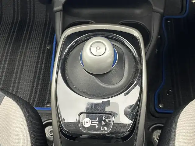 日産 ノート e－パワー X Vセレクション 愛知県 2020(令2)年 3.3万km スーパーブラック 純正ナビ　フルセグＴＶ　Ｂｌｕｅｔｏｏｔｈ　ＤＶＤ　アラウンドビューモニター　追従クルコン　エマージェンシーブレーキ　スマートルームミラー　ＬＥＤオートライト　プッシュスタート　スマートキー　禁煙車