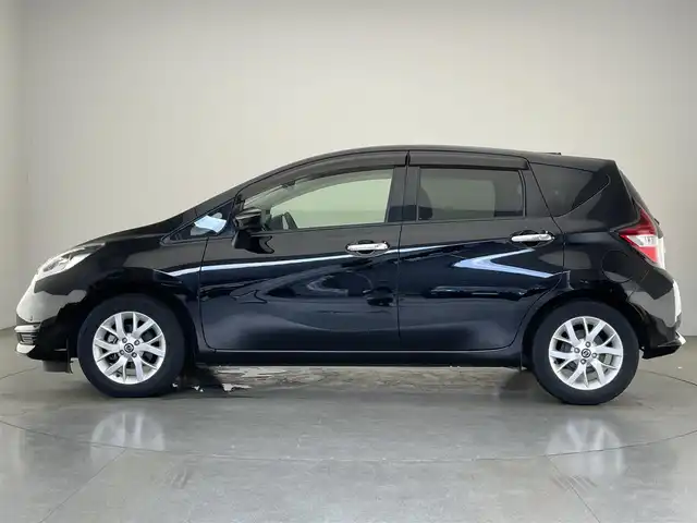 日産 ノート e－パワー X Vセレクション 愛知県 2020(令2)年 3.3万km スーパーブラック 純正ナビ　フルセグＴＶ　Ｂｌｕｅｔｏｏｔｈ　ＤＶＤ　アラウンドビューモニター　追従クルコン　エマージェンシーブレーキ　スマートルームミラー　ＬＥＤオートライト　プッシュスタート　スマートキー　禁煙車