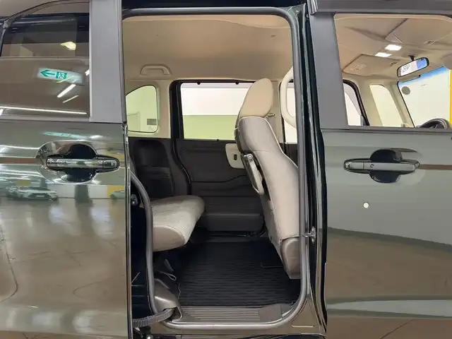 ホンダ Ｎ ＢＯＸ L 群馬県 2021(令3)年 6.9万km ブリティッシュグリーンP ホンダセンシング/純正メモリナビ/　　CD/DVD/BT/フルセグ/MSV/USB/AUX/iPod/バックカメラ/片側パワースライドドア/レーダークルーズコントロール/LEDオートライト/前席シートヒーター/バックソナー/ステアリングスイッチ/横滑り防止装置/スマートキー/ビルトインETC
