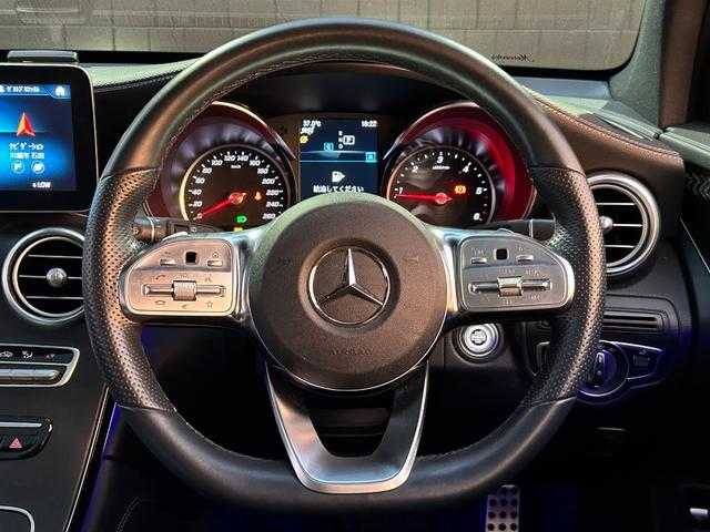 メルセデス・ベンツ ＧＬＣ２２０ d 4マチック AMGライン 埼玉県 2020(令2)年 5.3万km オブシディアンブラック ワンオーナー　/黒半革シート　/レーダーセーフティパッケージ/純正ナビ　/4WD　/ドライブレコーダー　/ETC　/ルーフレール　/ACC　　/サンルーフ