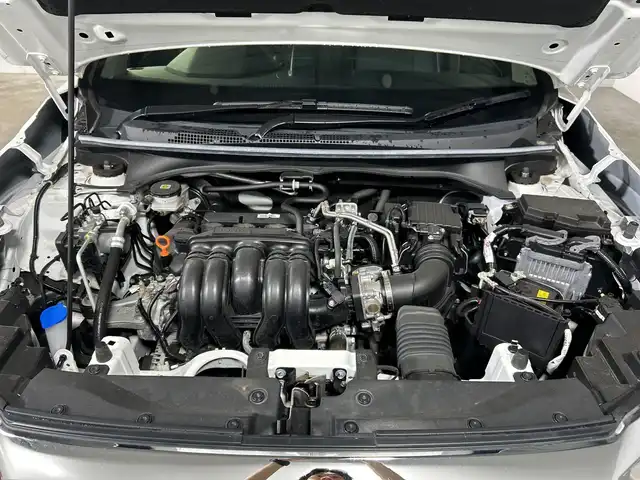 ホンダ ＷＲ－Ｖ Z+ 神奈川県 2024(令6)年 1万km 白 純正8インチナビ　【LXM-245ZFEi】/-AM/FM/Bluetooth/フルセグTV/iPod/USB/バックカメラ　/ホンダセンシング　/衝突軽減ブレーキ　/誤発信抑制機能　/後方誤発信抑制機能　/路外逸脱抑制機能　/アダプティブクルーズコントロール　/車線維持支援システム　/先行車発進お知らせ機能　/オートマチックハイビーム　/前後パーキングセンサー/パドルシフト　/革巻きステアリング　/前後ドラレコ　/ETC　/純正フロアマット　/フォグランプ　/ヘッドライトレベライザー　/スマートキー