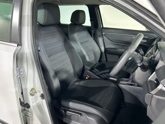 ホンダ ＷＲ－Ｖ Z+ 神奈川県 2024(令6)年 1万km 白 純正8インチナビ　【LXM-245ZFEi】/-AM/FM/Bluetooth/フルセグTV/iPod/USB/バックカメラ　/ホンダセンシング　/衝突軽減ブレーキ　/誤発信抑制機能　/後方誤発信抑制機能　/路外逸脱抑制機能　/アダプティブクルーズコントロール　/車線維持支援システム　/先行車発進お知らせ機能　/オートマチックハイビーム　/前後パーキングセンサー/パドルシフト　/革巻きステアリング　/前後ドラレコ　/ETC　/純正フロアマット　/フォグランプ　/ヘッドライトレベライザー　/スマートキー