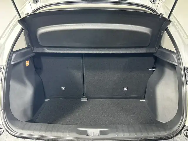 ホンダ ＷＲ－Ｖ Z+ 神奈川県 2024(令6)年 1万km 白 純正8インチナビ　【LXM-245ZFEi】/-AM/FM/Bluetooth/フルセグTV/iPod/USB/バックカメラ　/ホンダセンシング　/衝突軽減ブレーキ　/誤発信抑制機能　/後方誤発信抑制機能　/路外逸脱抑制機能　/アダプティブクルーズコントロール　/車線維持支援システム　/先行車発進お知らせ機能　/オートマチックハイビーム　/前後パーキングセンサー/パドルシフト　/革巻きステアリング　/前後ドラレコ　/ETC　/純正フロアマット　/フォグランプ　/ヘッドライトレベライザー　/スマートキー