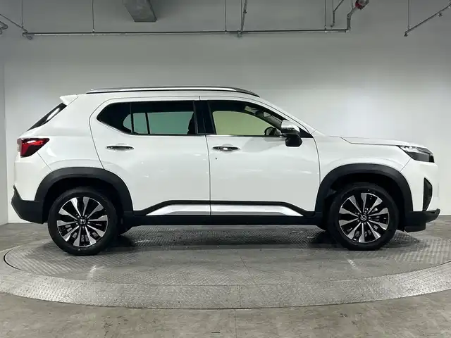 ホンダ ＷＲ－Ｖ Z+ 神奈川県 2024(令6)年 1万km 白 純正8インチナビ　【LXM-245ZFEi】/-AM/FM/Bluetooth/フルセグTV/iPod/USB/バックカメラ　/ホンダセンシング　/衝突軽減ブレーキ　/誤発信抑制機能　/後方誤発信抑制機能　/路外逸脱抑制機能　/アダプティブクルーズコントロール　/車線維持支援システム　/先行車発進お知らせ機能　/オートマチックハイビーム　/前後パーキングセンサー/パドルシフト　/革巻きステアリング　/前後ドラレコ　/ETC　/純正フロアマット　/フォグランプ　/ヘッドライトレベライザー　/スマートキー
