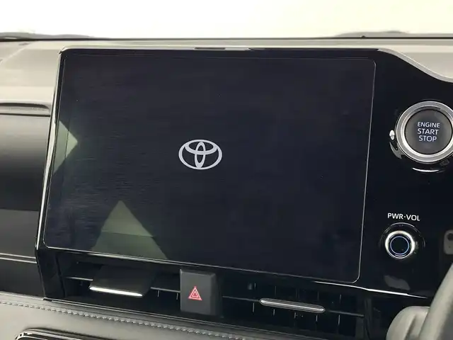 トヨタ ヴォクシー S－Z 新潟県 2023(令5)年 3.5万km ホワイトパールクリスタルシャイン 純正10.5インチメモリナビ/　フルセグTV/Bluetooth/AppleCarPlay/CD/DVD/レーダークルーズコントロール/バックモニター/ビルトインETC2.0/衝突被害軽減ブレーキ/レーンキープアシスト/前後コーナーセンサー/パワーバックドア/ハーフレザーシート/前席シートヒーター/両側パワースライドドア/横滑り防止装置/オートマチックハイビーム/オートライト/LEDヘッドライト/ステアリングスイッチ/レザーステアリング/禁煙車