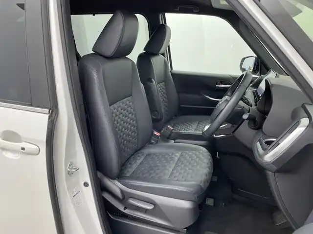 トヨタ ヴォクシー S－Z 新潟県 2023(令5)年 3.5万km ホワイトパールクリスタルシャイン 純正10.5インチメモリナビ/　フルセグTV/Bluetooth/AppleCarPlay/CD/DVD/レーダークルーズコントロール/バックモニター/ビルトインETC2.0/衝突被害軽減ブレーキ/レーンキープアシスト/前後コーナーセンサー/パワーバックドア/ハーフレザーシート/前席シートヒーター/両側パワースライドドア/横滑り防止装置/オートマチックハイビーム/オートライト/LEDヘッドライト/ステアリングスイッチ/レザーステアリング/禁煙車