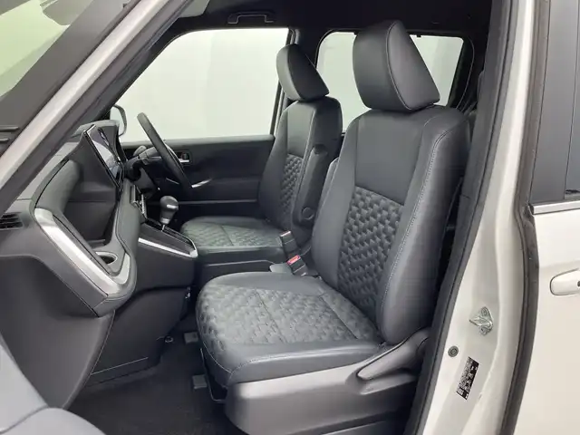 トヨタ ヴォクシー S－Z 新潟県 2023(令5)年 3.5万km ホワイトパールクリスタルシャイン 純正10.5インチメモリナビ/　フルセグTV/Bluetooth/AppleCarPlay/CD/DVD/レーダークルーズコントロール/バックモニター/ビルトインETC2.0/衝突被害軽減ブレーキ/レーンキープアシスト/前後コーナーセンサー/パワーバックドア/ハーフレザーシート/前席シートヒーター/両側パワースライドドア/横滑り防止装置/オートマチックハイビーム/オートライト/LEDヘッドライト/ステアリングスイッチ/レザーステアリング/禁煙車