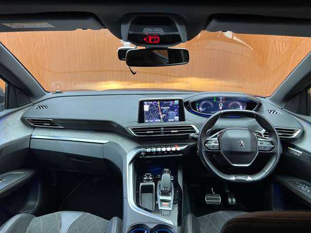 プジョー ５００８ GT ブルーHDi 千葉県 2018(平30)年 6万km ペルラネラブラック ７人乗り　/パノラマＳＲ　/ＡＣＣ　/半革　/ナビ　/ＴＶ　/Ｂカメラ/Ｂｌｅｔｏｏｔｈ接続　/ＬＥＤヘッドライト　/オートハイビーム　/プッシュスタート　/スマートキー　/衝突軽減Ｂ　/ＢＳＭ　/ＬＫＡ　/ＥＴＣ　/禁煙車