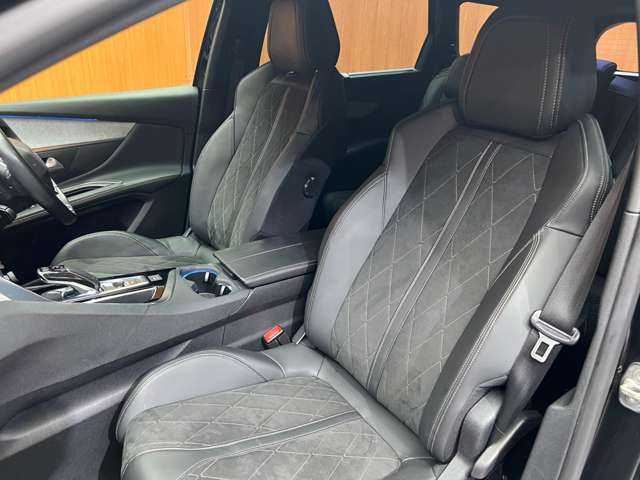 プジョー ５００８ GT ブルーHDi 千葉県 2018(平30)年 6万km ペルラネラブラック ７人乗り　/パノラマＳＲ　/ＡＣＣ　/半革　/ナビ　/ＴＶ　/Ｂカメラ/Ｂｌｅｔｏｏｔｈ接続　/ＬＥＤヘッドライト　/オートハイビーム　/プッシュスタート　/スマートキー　/衝突軽減Ｂ　/ＢＳＭ　/ＬＫＡ　/ＥＴＣ　/禁煙車