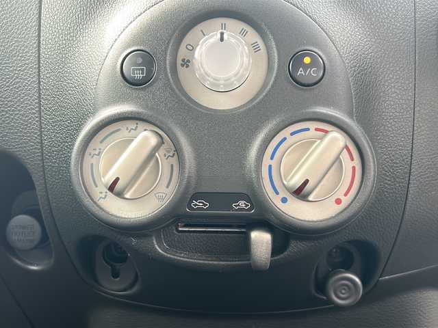 日産 キューブ 15X FOUR Vセレクション 福島県 2011(平23)年 10.1万km ホワイトパール 4WD 純正７型ナビ　フルセグ　ＢＴ　スマートキー　スペアキー　プッシュスタート　パートタイム４ＷＤ　電格ミラー　ＥＣＯモード　センターコンソール　純正ドアバイザー　純正フロアマット　社外１５インチＡＷ