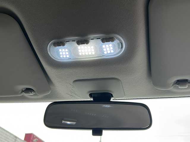 日産 キューブ 15X FOUR Vセレクション 福島県 2011(平23)年 10.1万km ホワイトパール 4WD 純正７型ナビ　フルセグ　ＢＴ　スマートキー　スペアキー　プッシュスタート　パートタイム４ＷＤ　電格ミラー　ＥＣＯモード　センターコンソール　純正ドアバイザー　純正フロアマット　社外１５インチＡＷ