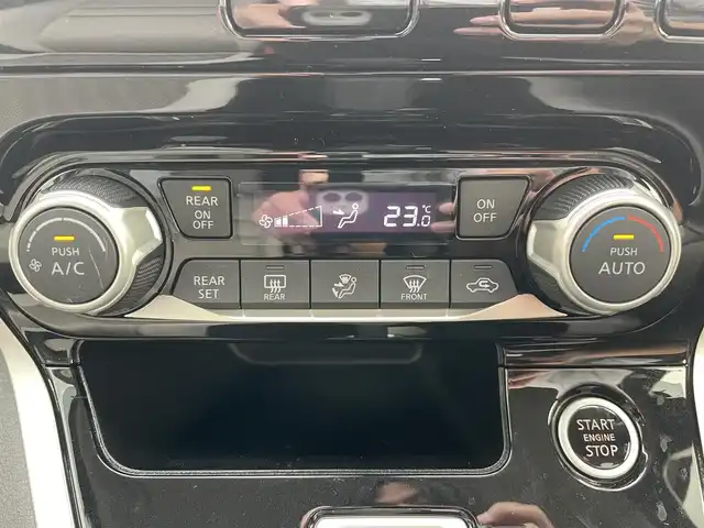 日産 セレナ ハイウェイスター Vセレクション 千葉県 2018(平30)年 5.3万km ダイヤモンドブラック エマージェンシーブレーキ/アラウンドビューモニター/プロパイロット/純正9インチSDナビ【MM517D-L】/・CD/DVD/Blu-ray/MSV/Bluetooth/フルセグTV/純正フリップダウンモニター/インテリジェントルームミラー/両後ハンズフリーオートスライドドア/インテリジェントキー/前席シートヒーター/標識認識機能/ブラインドスポットモニター/前後コーナーセンサー/純正16インチアルミホイール/純正LEDヘッドライト/フォグランプ/純正ドライブレコーダー/ETC/ブレーキオートホールド/アイドリングストップ/本革巻きステアリング/サイド＆カーテンエアバッグ
