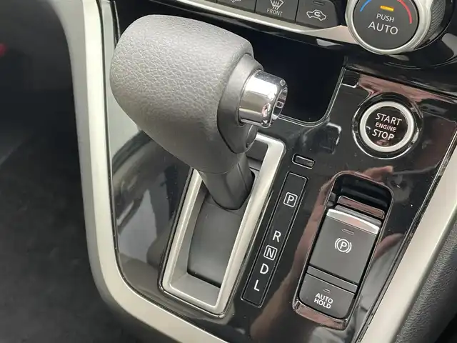 日産 セレナ ハイウェイスター Vセレクション 千葉県 2018(平30)年 5.3万km ダイヤモンドブラック エマージェンシーブレーキ/アラウンドビューモニター/プロパイロット/純正9インチSDナビ【MM517D-L】/・CD/DVD/Blu-ray/MSV/Bluetooth/フルセグTV/純正フリップダウンモニター/インテリジェントルームミラー/両後ハンズフリーオートスライドドア/インテリジェントキー/前席シートヒーター/標識認識機能/ブラインドスポットモニター/前後コーナーセンサー/純正16インチアルミホイール/純正LEDヘッドライト/フォグランプ/純正ドライブレコーダー/ETC/ブレーキオートホールド/アイドリングストップ/本革巻きステアリング/サイド＆カーテンエアバッグ