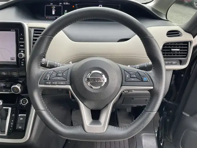 日産 セレナ ハイウェイスター Vセレクション 千葉県 2018(平30)年 5.3万km ダイヤモンドブラック エマージェンシーブレーキ/アラウンドビューモニター/プロパイロット/純正9インチSDナビ【MM517D-L】/・CD/DVD/Blu-ray/MSV/Bluetooth/フルセグTV/純正フリップダウンモニター/インテリジェントルームミラー/両後ハンズフリーオートスライドドア/インテリジェントキー/前席シートヒーター/標識認識機能/ブラインドスポットモニター/前後コーナーセンサー/純正16インチアルミホイール/純正LEDヘッドライト/フォグランプ/純正ドライブレコーダー/ETC/ブレーキオートホールド/アイドリングストップ/本革巻きステアリング/サイド＆カーテンエアバッグ