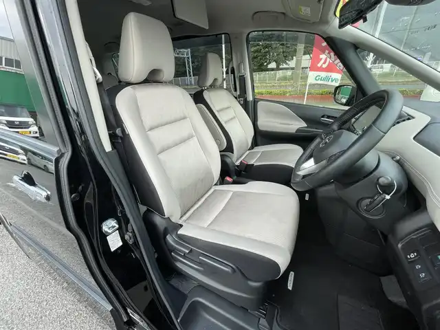 日産 セレナ ハイウェイスター Vセレクション 千葉県 2018(平30)年 5.3万km ダイヤモンドブラック エマージェンシーブレーキ/アラウンドビューモニター/プロパイロット/純正9インチSDナビ【MM517D-L】/・CD/DVD/Blu-ray/MSV/Bluetooth/フルセグTV/純正フリップダウンモニター/インテリジェントルームミラー/両後ハンズフリーオートスライドドア/インテリジェントキー/前席シートヒーター/標識認識機能/ブラインドスポットモニター/前後コーナーセンサー/純正16インチアルミホイール/純正LEDヘッドライト/フォグランプ/純正ドライブレコーダー/ETC/ブレーキオートホールド/アイドリングストップ/本革巻きステアリング/サイド＆カーテンエアバッグ