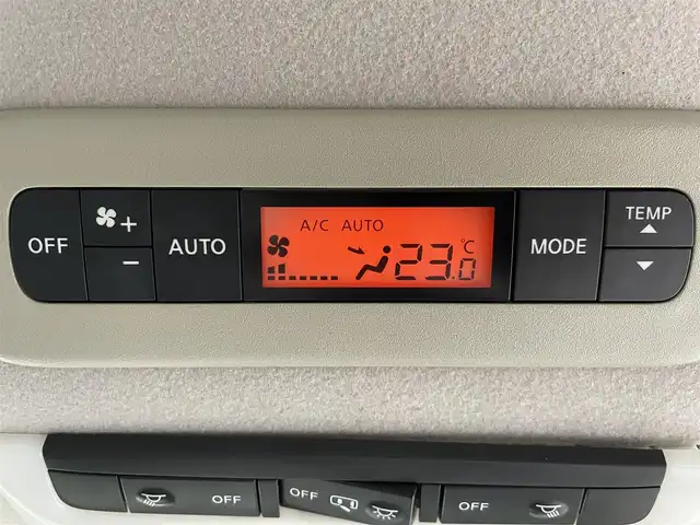 日産 セレナ ハイウェイスター Vセレクション 千葉県 2018(平30)年 5.3万km ダイヤモンドブラック エマージェンシーブレーキ/アラウンドビューモニター/プロパイロット/純正9インチSDナビ【MM517D-L】/・CD/DVD/Blu-ray/MSV/Bluetooth/フルセグTV/純正フリップダウンモニター/インテリジェントルームミラー/両後ハンズフリーオートスライドドア/インテリジェントキー/前席シートヒーター/標識認識機能/ブラインドスポットモニター/前後コーナーセンサー/純正16インチアルミホイール/純正LEDヘッドライト/フォグランプ/純正ドライブレコーダー/ETC/ブレーキオートホールド/アイドリングストップ/本革巻きステアリング/サイド＆カーテンエアバッグ