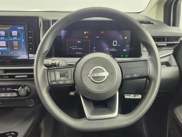 日産 ノート X 愛知県 2021(令3)年 4.7万km ピュアホワイトパール 純正メモリーナビ/・フルセグTV/Bluetooth/CD/バックカメラ/ETC/セーフティシールド/エマージェンシーブレーキ/クリアランスソナー/ステアリングスイッチ/LEDヘッドライト/オートライト/純正フロアマット/フォグランプ/サイドバイザー