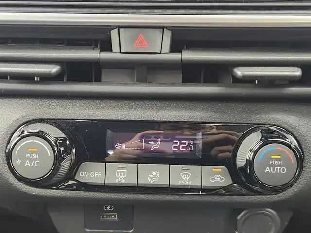 日産 ノート X 愛知県 2021(令3)年 4.7万km ピュアホワイトパール 純正メモリーナビ/・フルセグTV/Bluetooth/CD/バックカメラ/ETC/セーフティシールド/エマージェンシーブレーキ/クリアランスソナー/ステアリングスイッチ/LEDヘッドライト/オートライト/純正フロアマット/フォグランプ/サイドバイザー