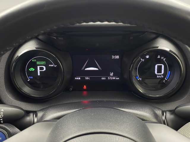 トヨタ ヤリス ハイブリッド Z 栃木県 2020(令2)年 5.8万km シルバーM トヨタセーフティセンス/・プリクラッシュセーフティ/・レーントレーシングアシスト/・レーンディパーチャーアラート/・ロードサインアシスト/・レーダークルーズコントロール/・オートマチックハイビーム/・先行車発進アラーム/純正ディスプレイオーディオ/(AM/FM/BT/USB)/パーキングアシスト/シートヒーター/前後ドラレコ/AC100V/オートエアコン/オートライト/ETC/LEDヘッドライト/スマートキー/プッシュスタート/全方位カメラ/コーナーセンサー/ブラインドスポットモニター