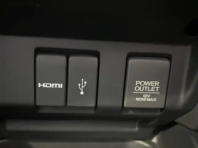 ホンダ フィット ハイブリット Lパッケージ 沖縄県 2014(平26)年 6.5万km プレミアムホワイトパール (株)IDOMが運営する【じしゃロンコザ店】の自社ローン専用車両になりますこちらは現金またはオートローンご利用時の価格です。自社ローンご希望の方は別途その旨お申付け下さい/フルセグＴＶ　/ＥＴＣ　/純正ナビ　/ＤＶＤ再生　/バックカメラ　/ドライブレコーダー　/プッシュスタート/ハーフレザーシート　/クルーズコントロール/純正アルミホイール　/オートライト　/Ｂｌｕｅｔｏｏｔｈ接続