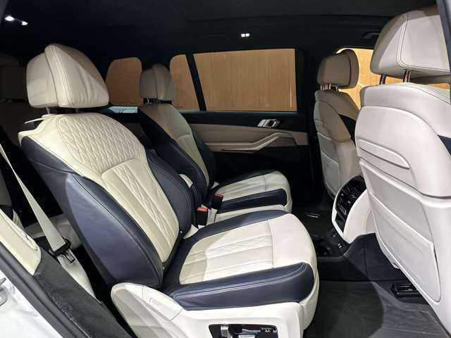 ＢＭＷ Ｘ７ xDrive35d Mスポーツ 千葉県 2019(令1)年 4.8万km ミネラルホワイト ６人乗り　/スカイラウンジパノラマＳＲ　/白革シート　/ｈａｒｍａｎｋａｒｄｏｎ　/ＨＵＤ　/ＡＣＣ　/ナビ　/ＴＶ　/３６０°　/Ｂｌｕｅｔｏｏｔｈ接続　/パーキングアシスト　/アッシュグレインシルバーウッドトリム