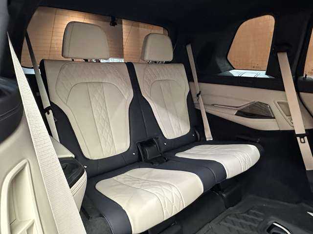 ＢＭＷ Ｘ７ xDrive35d Mスポーツ 千葉県 2019(令1)年 4.8万km ミネラルホワイト ６人乗り　/スカイラウンジパノラマＳＲ　/白革シート　/ｈａｒｍａｎｋａｒｄｏｎ　/ＨＵＤ　/ＡＣＣ　/ナビ　/ＴＶ　/３６０°　/Ｂｌｕｅｔｏｏｔｈ接続　/パーキングアシスト　/アッシュグレインシルバーウッドトリム