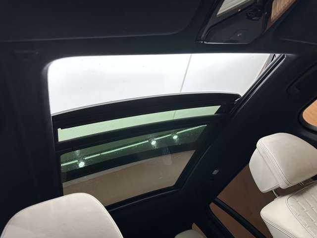 ＢＭＷ Ｘ７ xDrive35d Mスポーツ 千葉県 2019(令1)年 4.8万km ミネラルホワイト ６人乗り　/スカイラウンジパノラマＳＲ　/白革シート　/ｈａｒｍａｎｋａｒｄｏｎ　/ＨＵＤ　/ＡＣＣ　/ナビ　/ＴＶ　/３６０°　/Ｂｌｕｅｔｏｏｔｈ接続　/パーキングアシスト　/アッシュグレインシルバーウッドトリム
