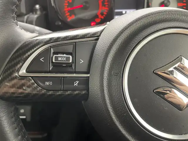 スズキ ジムニー XC 埼玉県 2022(令4)年 3.4万km ジャングルグリーン 5速MT/社外7インチナビ/ フルセグTV Bluetooth CD DVD/バックカメラ/クルーズコントロール/デュアルセンサーブレーキサポート2/ヒルディセントコントロール/ドライブレコーダー/ビルトインETC/前席シートヒーター/前席レーザーシートカバー/社外グリル/社外テールランプ/carrozzeriaスピーカー/社外16インチアルミホイール/LEDオートライト/オートエアコン