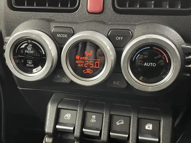 スズキ ジムニー XC 埼玉県 2022(令4)年 3.4万km ジャングルグリーン 5速MT/社外7インチナビ/ フルセグTV Bluetooth CD DVD/バックカメラ/クルーズコントロール/デュアルセンサーブレーキサポート2/ヒルディセントコントロール/ドライブレコーダー/ビルトインETC/前席シートヒーター/前席レーザーシートカバー/社外グリル/社外テールランプ/carrozzeriaスピーカー/社外16インチアルミホイール/LEDオートライト/オートエアコン