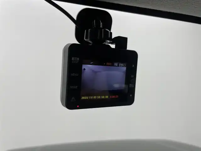 スズキ ジムニー XC 埼玉県 2022(令4)年 3.4万km ジャングルグリーン 5速MT/社外7インチナビ/ フルセグTV Bluetooth CD DVD/バックカメラ/クルーズコントロール/デュアルセンサーブレーキサポート2/ヒルディセントコントロール/ドライブレコーダー/ビルトインETC/前席シートヒーター/前席レーザーシートカバー/社外グリル/社外テールランプ/carrozzeriaスピーカー/社外16インチアルミホイール/LEDオートライト/オートエアコン