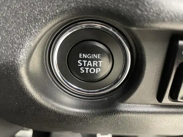 スズキ ジムニー XC 埼玉県 2022(令4)年 3.4万km ジャングルグリーン 5速MT/社外7インチナビ/ フルセグTV Bluetooth CD DVD/バックカメラ/クルーズコントロール/デュアルセンサーブレーキサポート2/ヒルディセントコントロール/ドライブレコーダー/ビルトインETC/前席シートヒーター/前席レーザーシートカバー/社外グリル/社外テールランプ/carrozzeriaスピーカー/社外16インチアルミホイール/LEDオートライト/オートエアコン