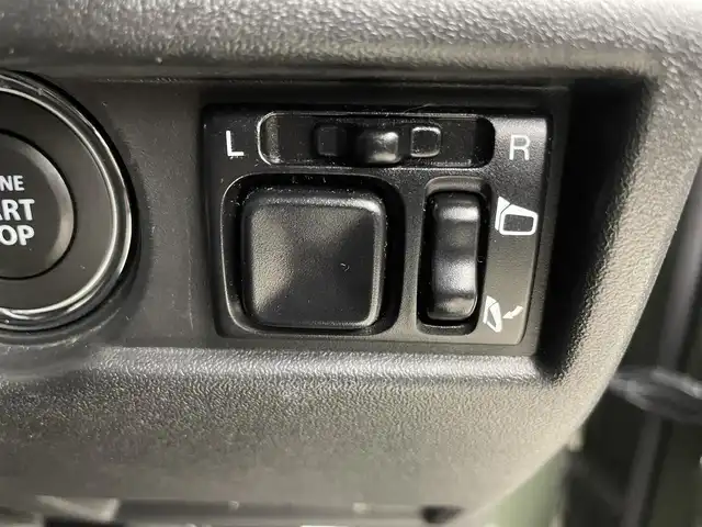 スズキ ジムニー XC 埼玉県 2022(令4)年 3.4万km ジャングルグリーン 5速MT/社外7インチナビ/ フルセグTV Bluetooth CD DVD/バックカメラ/クルーズコントロール/デュアルセンサーブレーキサポート2/ヒルディセントコントロール/ドライブレコーダー/ビルトインETC/前席シートヒーター/前席レーザーシートカバー/社外グリル/社外テールランプ/carrozzeriaスピーカー/社外16インチアルミホイール/LEDオートライト/オートエアコン