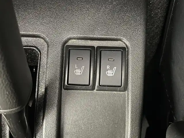 スズキ ジムニー XC 埼玉県 2022(令4)年 3.4万km ジャングルグリーン 5速MT/社外7インチナビ/ フルセグTV Bluetooth CD DVD/バックカメラ/クルーズコントロール/デュアルセンサーブレーキサポート2/ヒルディセントコントロール/ドライブレコーダー/ビルトインETC/前席シートヒーター/前席レーザーシートカバー/社外グリル/社外テールランプ/carrozzeriaスピーカー/社外16インチアルミホイール/LEDオートライト/オートエアコン