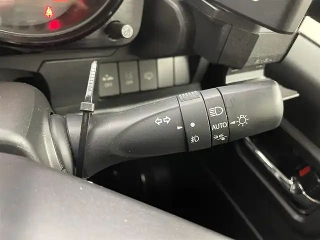 スズキ ジムニー XC 埼玉県 2022(令4)年 3.4万km ジャングルグリーン 5速MT/社外7インチナビ/ フルセグTV Bluetooth CD DVD/バックカメラ/クルーズコントロール/デュアルセンサーブレーキサポート2/ヒルディセントコントロール/ドライブレコーダー/ビルトインETC/前席シートヒーター/前席レーザーシートカバー/社外グリル/社外テールランプ/carrozzeriaスピーカー/社外16インチアルミホイール/LEDオートライト/オートエアコン