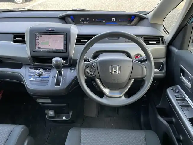 ホンダ フリード＋ G 埼玉県 2018(平30)年 2.7万km ブルーホライゾンM ワンオーナー車/前席シートヒーター/純正ナビTV/バックカメラ/ビルトインETC/左パワースライドドア/プッシュスタート/スマートキー/保証書付整備手帳/取扱説明書