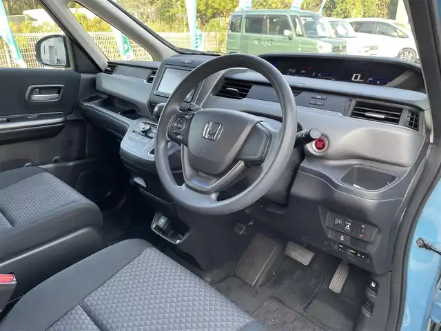 ホンダ フリード＋ G 埼玉県 2018(平30)年 2.7万km ブルーホライゾンM ワンオーナー車/前席シートヒーター/純正ナビTV/バックカメラ/ビルトインETC/左パワースライドドア/プッシュスタート/スマートキー/保証書付整備手帳/取扱説明書