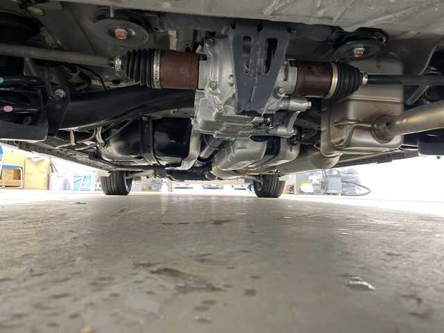 ホンダ オデッセイ アブソルート EX 道央・札幌 2021(令3)年 2.5万km スーパープラチナメタリック ・4WD/・純正ナビ/・BT&CD&DVD&USB&SD&フルセグTV/・HDMI&AppleCarPlay/・全方位カメラ/・ホンダセンシング/・レーダークルーズコントロール/・ブラインドスポットモニター/・両側パワースライドドア/・パワーバックドア/・前席パワーシート/・前席シートヒーター/・ステアリングスイッチ/・アイドリングストップ/・ビルトインETC2.0/・社外ドラレコ前後/・LEDヘッドライト/・オートライト/・スマートキー/・プッシュスタート/・保証書/・取扱説明書