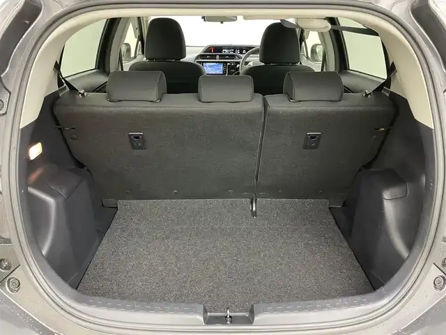 トヨタ アクア S 岡山県 2015(平27)年 6万km グレーメタリック 純正ナビ/【Bluetooth/フルセグTV/CD/DVD】/型番:NSZT-W64/バックカメラ/スマートキー/ETC/社外ドライブレコーダー（前後）/アイドリングストップ/プッシュスタート/オートライト/純正フロアマット/ドアバイザー/レベライザー/電動格納ミラー