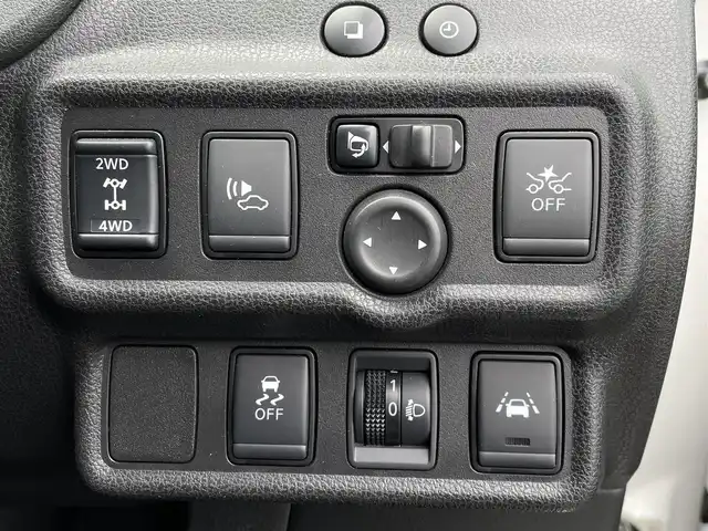 日産 ノート e－パワー X FOUR 青森県 2018(平30)年 5.4万km ブリリアントホワイトパール パートタイム4WD/衝突軽減ブレーキ/社外メモリナビ/　 CD/DVD/USB/BT/フルセグTV/全方位カメラ/バックカメラ/社外15インチアルミホイール/デジタルインナーミラー/フルエアロ/純正エンジンスターター/夏タイヤ付き純正アルミホイール4本積込/　 (165/65/R15)/スマートキー/ETC