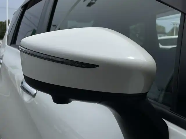 日産 ノート e－パワー X FOUR 青森県 2018(平30)年 5.4万km ブリリアントホワイトパール パートタイム4WD/衝突軽減ブレーキ/社外メモリナビ/　 CD/DVD/USB/BT/フルセグTV/全方位カメラ/バックカメラ/社外15インチアルミホイール/デジタルインナーミラー/フルエアロ/純正エンジンスターター/夏タイヤ付き純正アルミホイール4本積込/　 (165/65/R15)/スマートキー/ETC