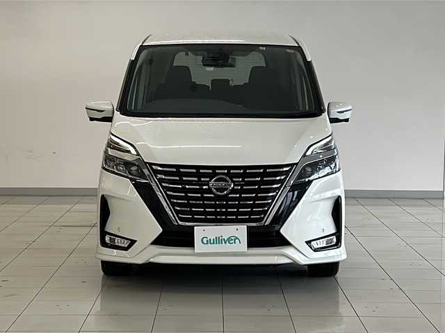 日産 セレナ ハイウェイスター V 新潟県 2022(令4)年 6万km ブリリアントホワイトパール 4WD/純正SDナビ(MJ121D-W)/CD/BT/全方位カメラ/ETC/ドライブレコーダー/衝突被害軽減ブレーキ/レーンキープアシスト/レーダークルーズコントロール/両側パワースライドドア/ステアリングスイッチ/スマートキー/プッシュスタート/LEDヘッドライト/オートライト/フォグランプ/純正15インチアルミホイール