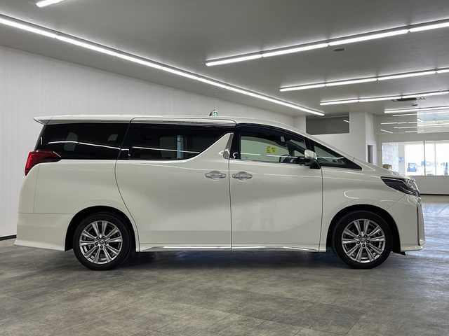 トヨタ アルファード S タイプゴールド 長崎県 2020(令2)年 4万km ラグジュアリーホワイトパールクリスタルシャインガラスフレーク トヨタセーフティーセンス/純正９インチナビ/バックカメラ /ETC/両側パワースライドドア/前方ドライブレコーダー/ハーフレザーシート /クリアランスソナー /LEDライト/フォグライト /オートライト/オートマチックハイビーム/純正18インチアルミホイール/純正フロアマット/ステアリングリモコン/オートブレーキホールド/電動格納ミラー/スマートキー/スペアキー/アイドリングストップ