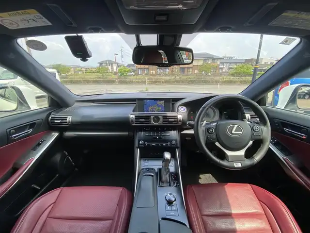 レクサス ＩＳ 300h Fスポーツ 福岡県 2014(平26)年 5.9万km ホワイトノーヴァガラスフレーク ・クルーズコントロール/・純正ナビ／ＵＳＢ／Ｂｌｕｅｔｏｏｔｈ/・バックカメラ/・革シート／シートヒーター/・ドライブレコーダー/・ワンセグテレビ/・ＥＴＣ/・純正１８インチＡＷ/・シートメモリー付き