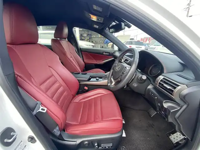 レクサス ＩＳ 300h Fスポーツ 福岡県 2014(平26)年 5.9万km ホワイトノーヴァガラスフレーク ・クルーズコントロール/・純正ナビ／ＵＳＢ／Ｂｌｕｅｔｏｏｔｈ/・バックカメラ/・革シート／シートヒーター/・ドライブレコーダー/・ワンセグテレビ/・ＥＴＣ/・純正１８インチＡＷ/・シートメモリー付き