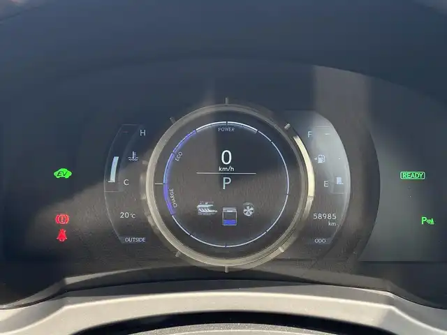 レクサス ＩＳ 300h Fスポーツ 福岡県 2014(平26)年 5.9万km ホワイトノーヴァガラスフレーク ・クルーズコントロール/・純正ナビ／ＵＳＢ／Ｂｌｕｅｔｏｏｔｈ/・バックカメラ/・革シート／シートヒーター/・ドライブレコーダー/・ワンセグテレビ/・ＥＴＣ/・純正１８インチＡＷ/・シートメモリー付き