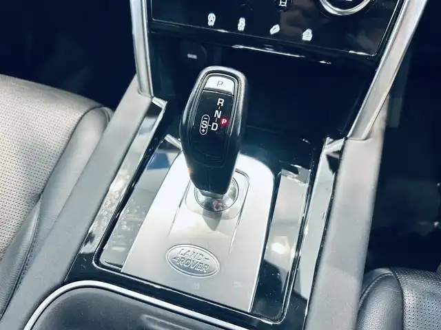 ランドローバー ランドローバー ディスカバリースポーツ　S 大阪府 2020(令2)年 2.6万km 白 黒革/パワーシート/シートヒーター/ステアリングヒーター/純正ナビ/TV/360度カメラ/applecarplay/ACC/ブラインドスポット/純正18インチAW/電動リアゲート