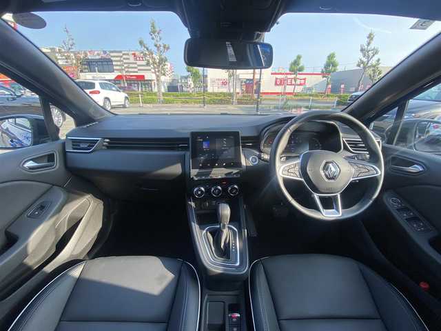 ルノー ルノー ルーテシア 福岡県 2022(令4)年 1万km 青 ・アダプティブクルーズコントロール/・ＵＳＢ／Ｂｌｕｅｔｏｏｔｈ／ＡｐｌｌｅＣａｒＰｌａｙ/・黒革シート/シートヒーター/・社外ETC/・純正17AW/・プッシュスタート/・パーキングアシスト/・アイドリングストップ/・リモコンキー/・スペアキー/・レーンキープアシスト/・オートライト/・LEDライト/・ディスプレイオーディオ/・ステアリングヒーター/・保証書/・取扱説明書