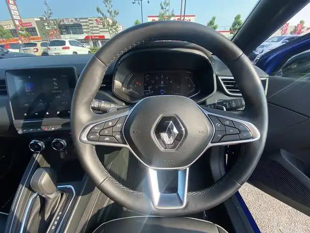 ルノー ルノー ルーテシア 福岡県 2022(令4)年 1万km 青 ・アダプティブクルーズコントロール/・ＵＳＢ／Ｂｌｕｅｔｏｏｔｈ／ＡｐｌｌｅＣａｒＰｌａｙ/・黒革シート/シートヒーター/・社外ETC/・純正17AW/・プッシュスタート/・パーキングアシスト/・アイドリングストップ/・リモコンキー/・スペアキー/・レーンキープアシスト/・オートライト/・LEDライト/・ディスプレイオーディオ/・ステアリングヒーター/・保証書/・取扱説明書